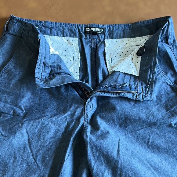 Blue - Picture 3 of 4